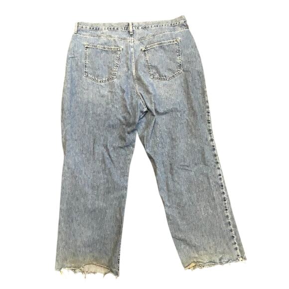 Forever 21 Distressed Boyfriend Jeans 18 Cut Hem Holes in Knees Relaxed Fit - Picture 4 of 7